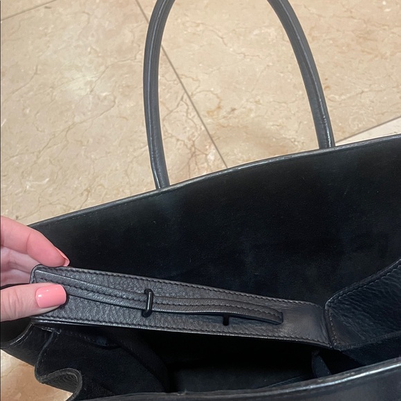 Celine Phantom Luggage Bag in Black! - Picture 5 of 6